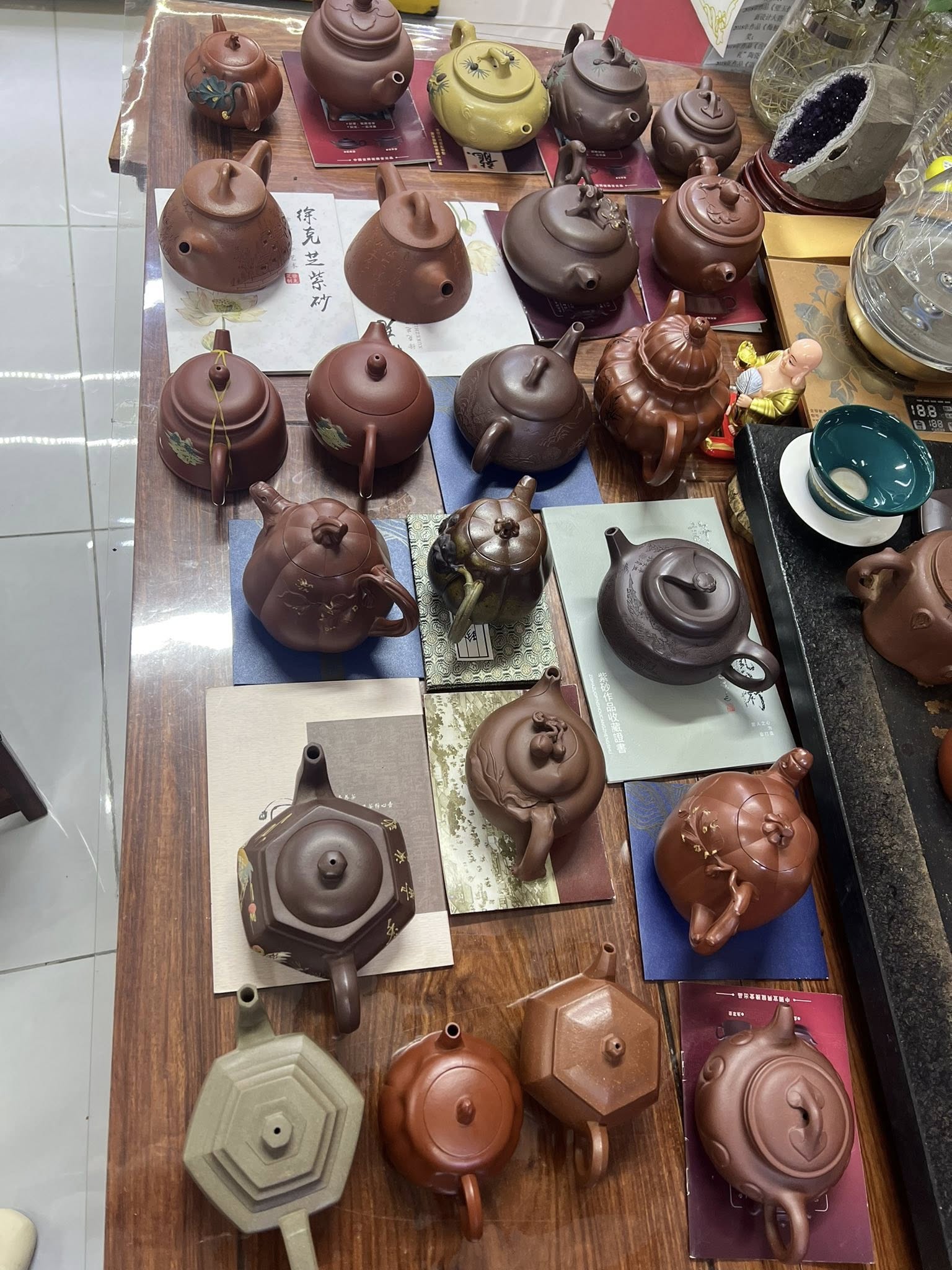 Teapot detail image